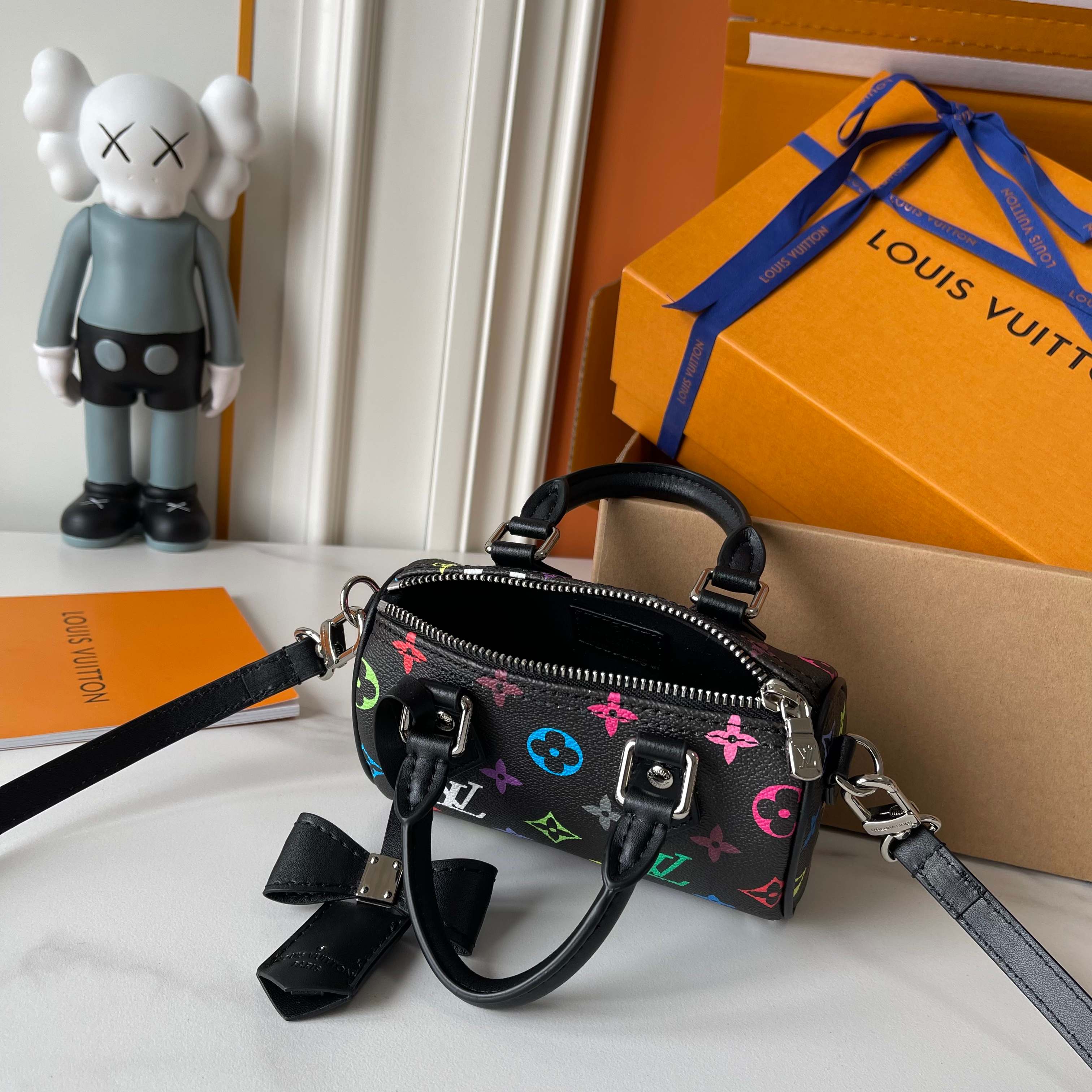 B1W35E98 Popular leather bag