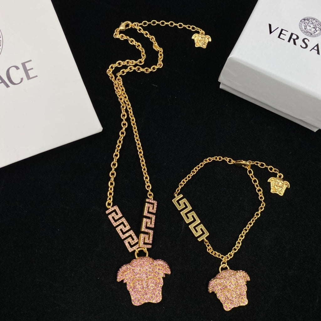 X1Q85V112X Popular Necklace. Bracelets
