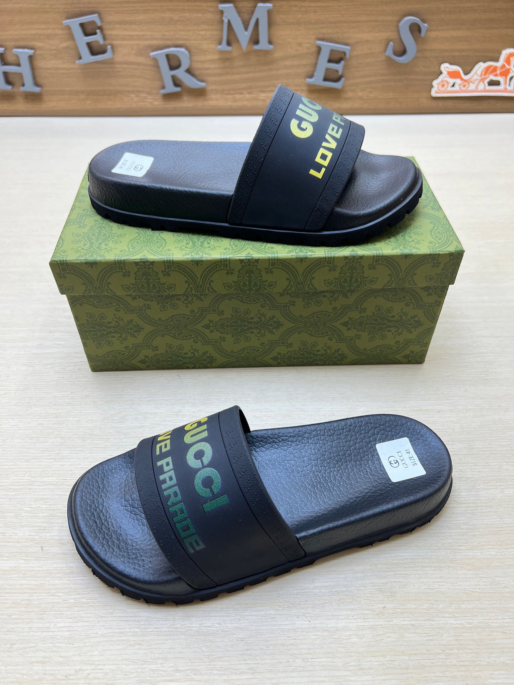 Z5R66B28 Popular Slippers