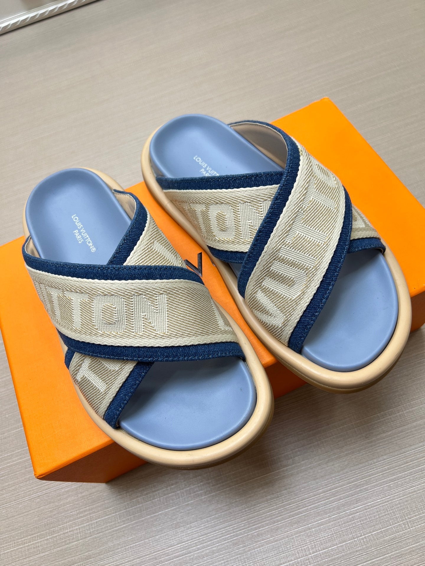 Z5Z35E272 Popular Slippers