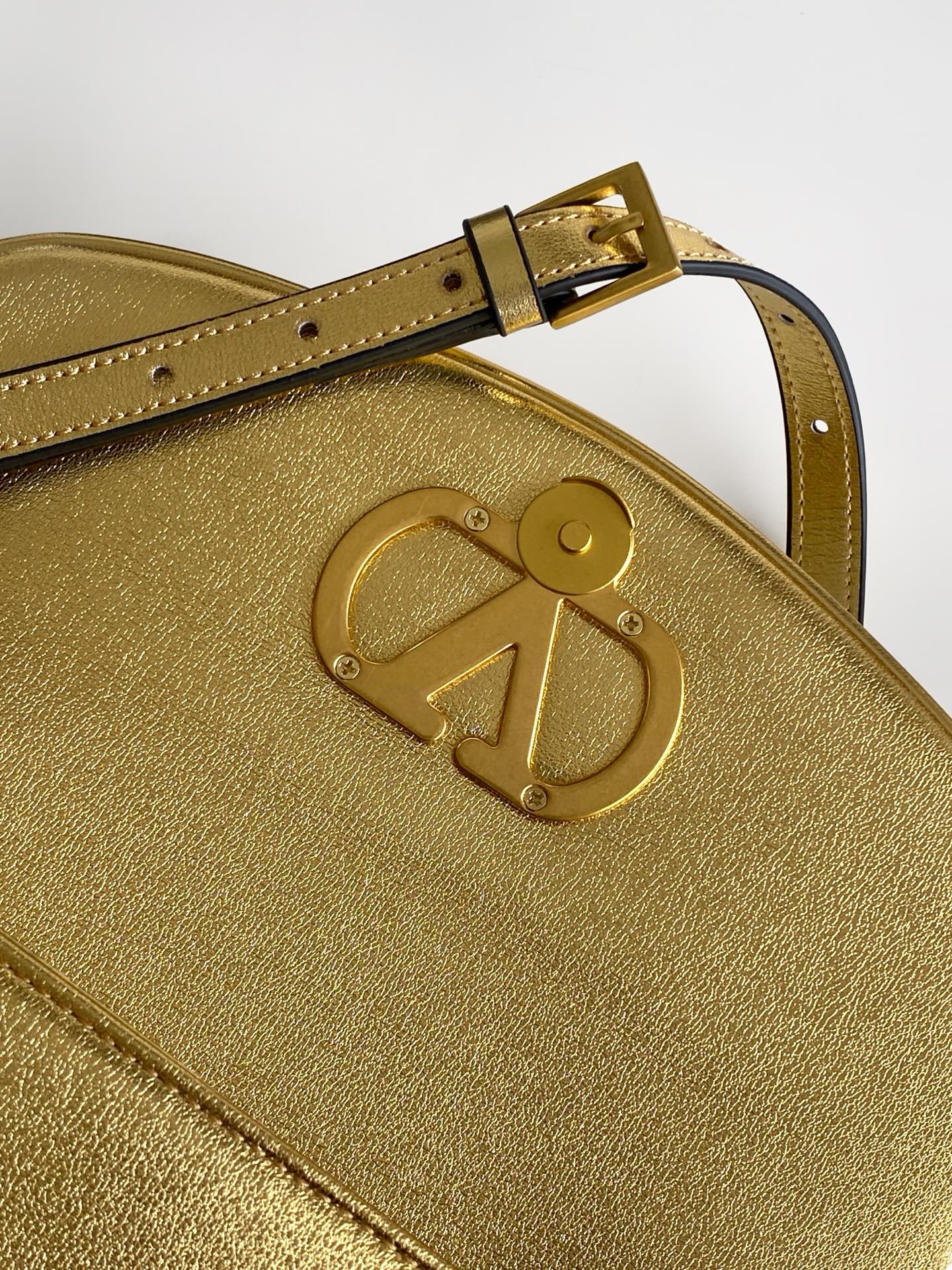 B1R76VL33 Popular leather bag