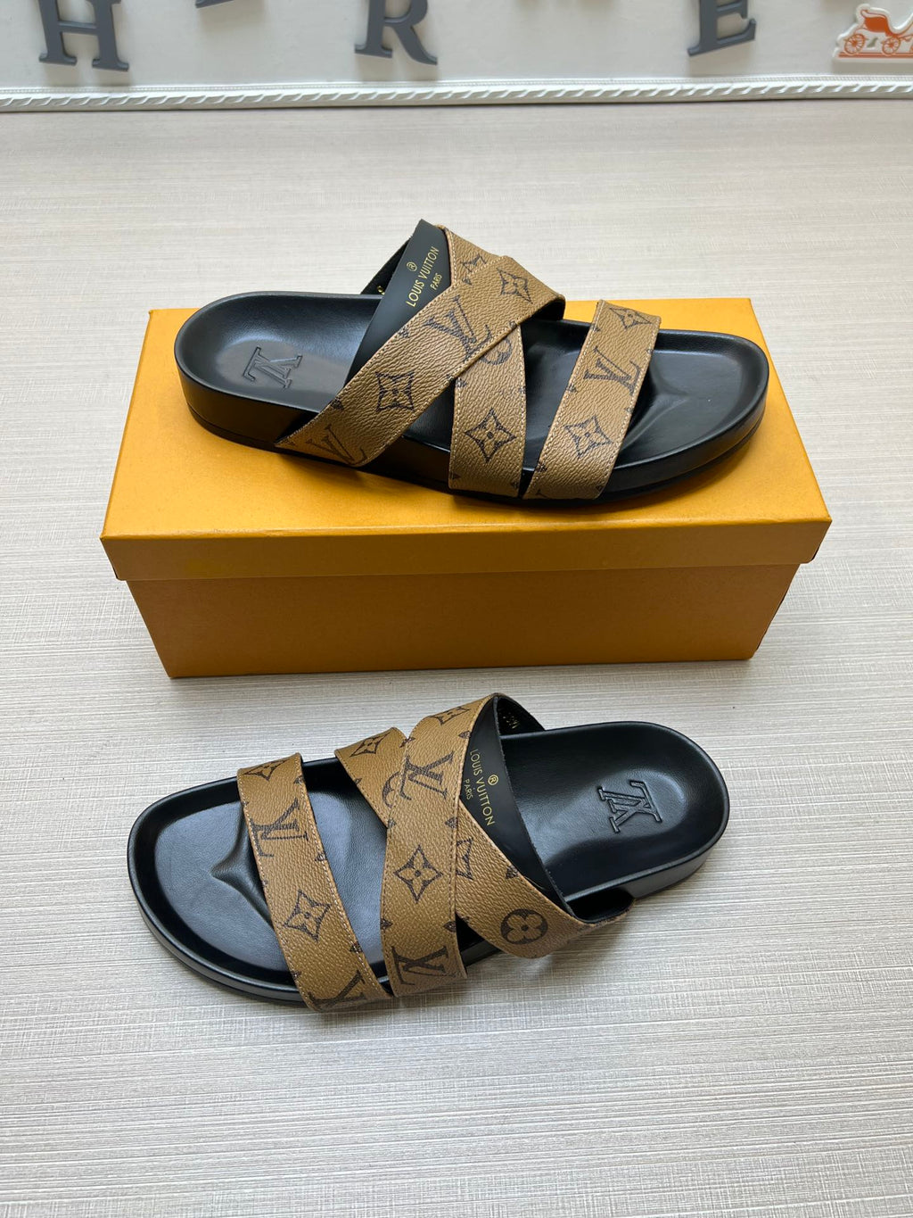 Z5ZE89 Popular slippers