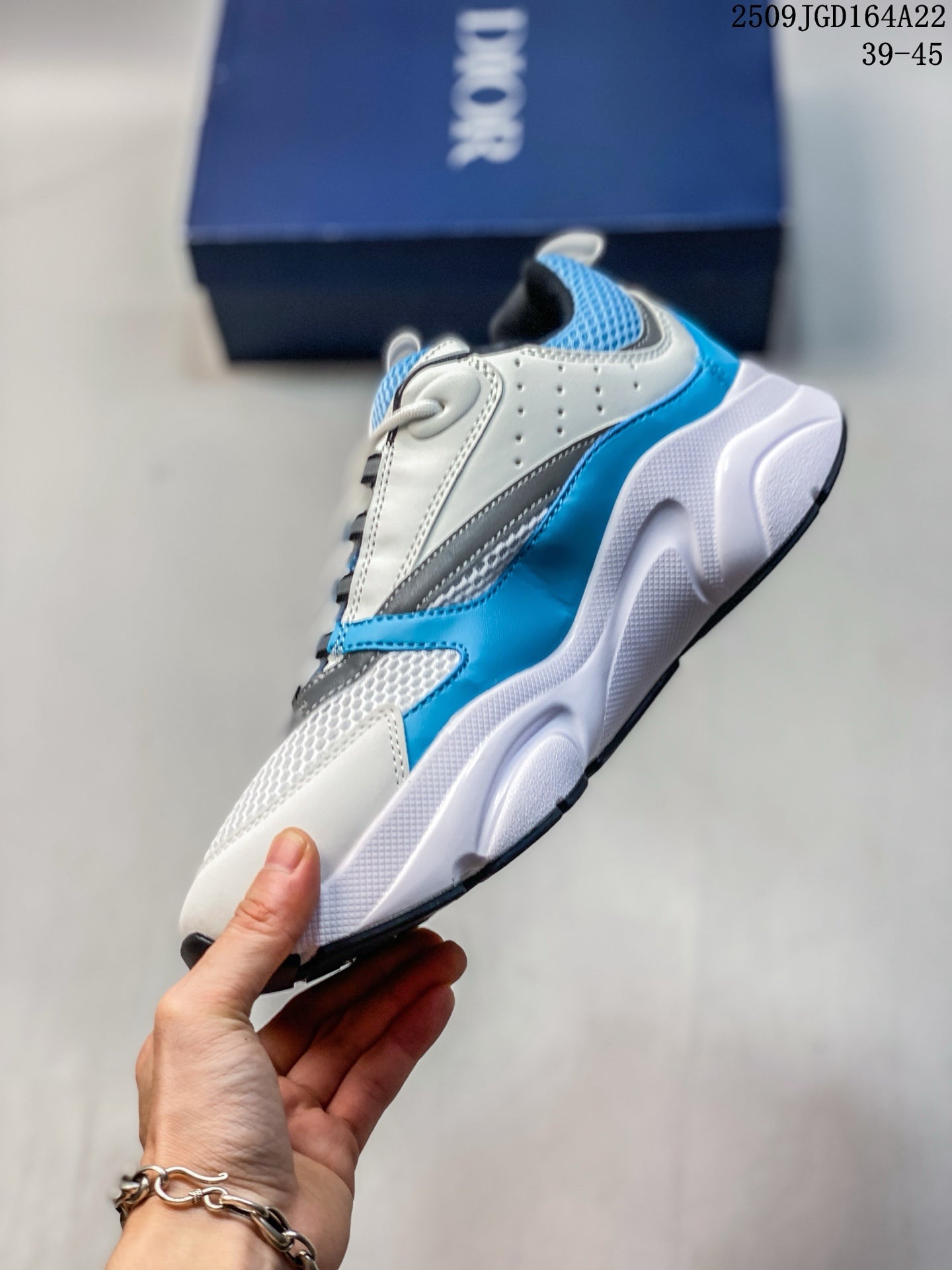 Z4Q95D77 Popular Shoes