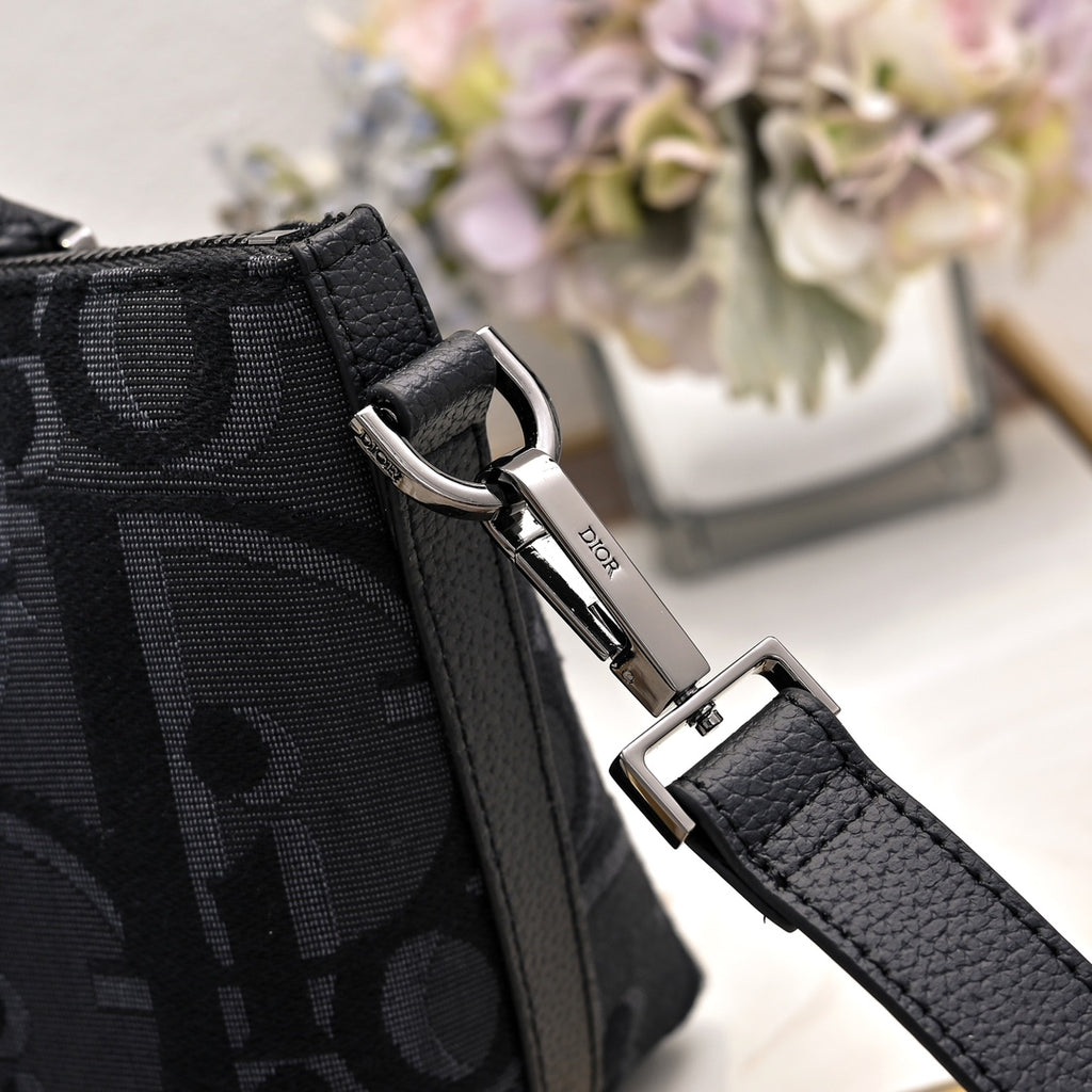 B1X104D65 Popular  bag