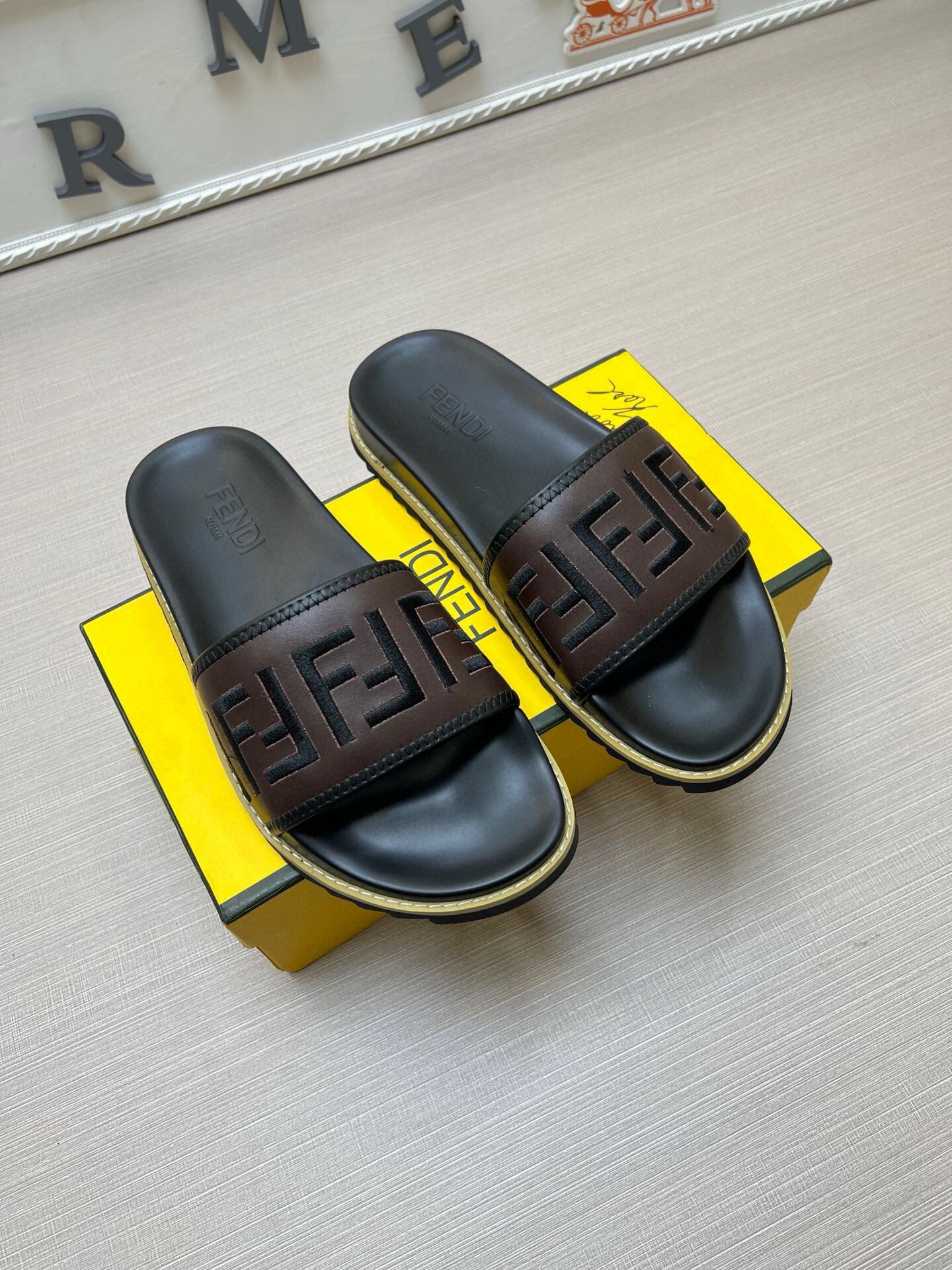 Z5ZF25 Popular slippers