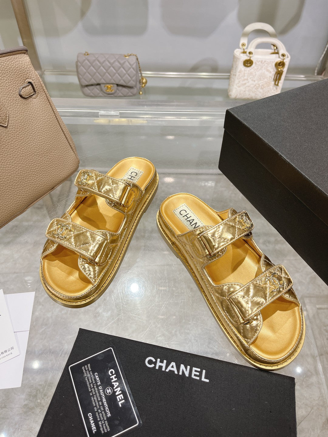 Z2R45C9  Popular leather shoes