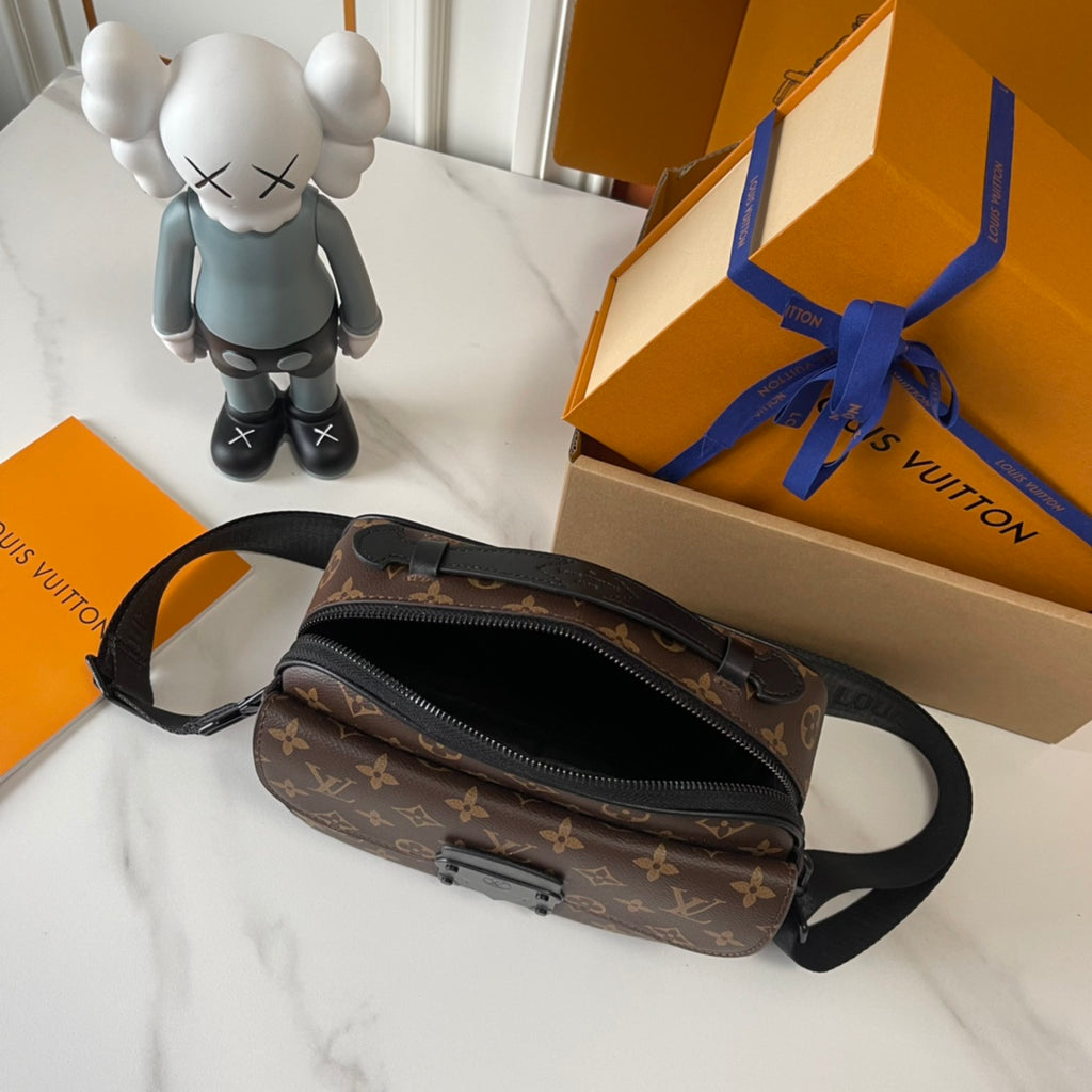 B1W15E38 Popular  leather bag
