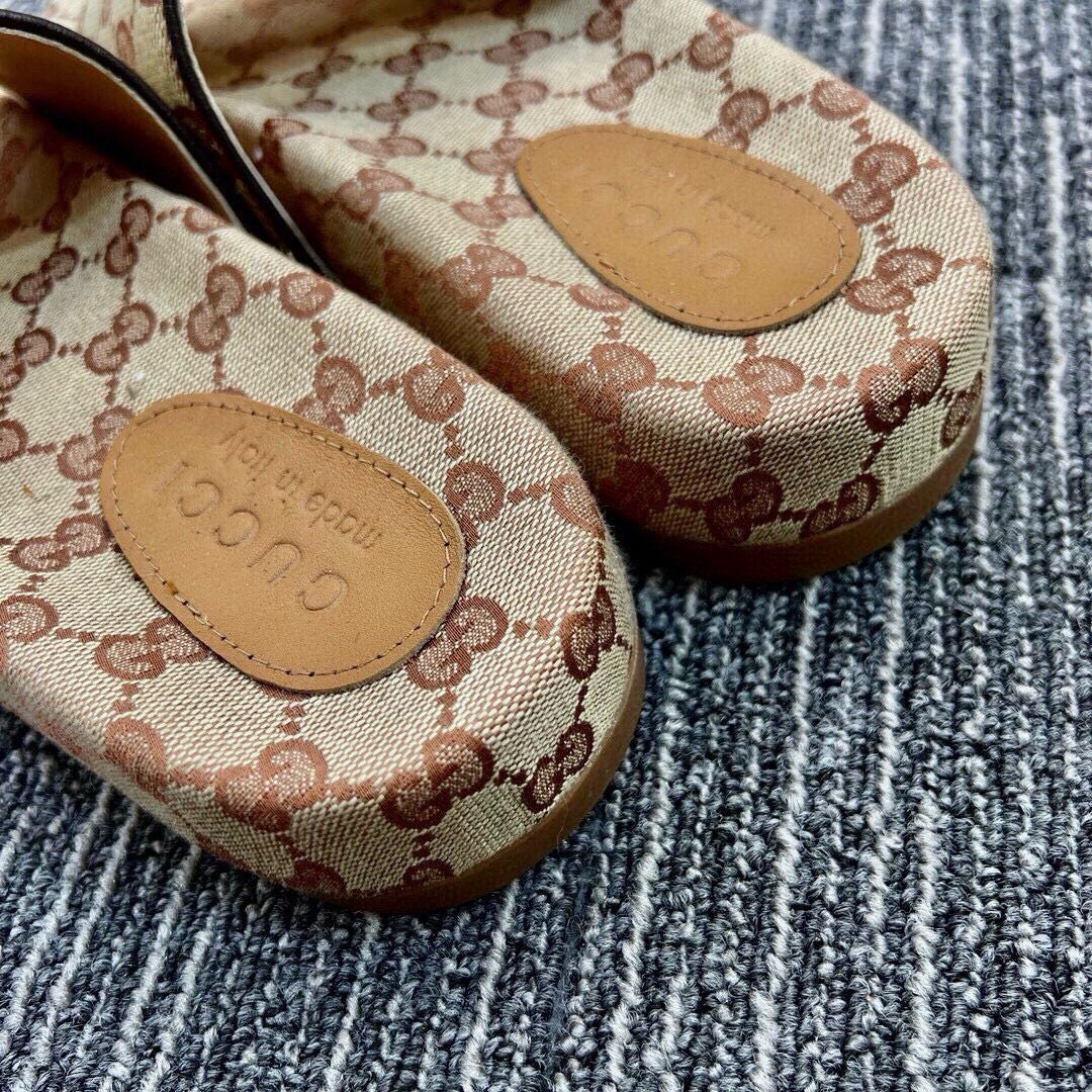 Z5R76B2 Popular Slippers