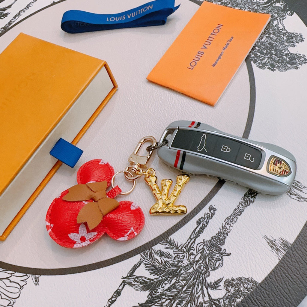 A1Z105E65 Popular bag 's charms accessories