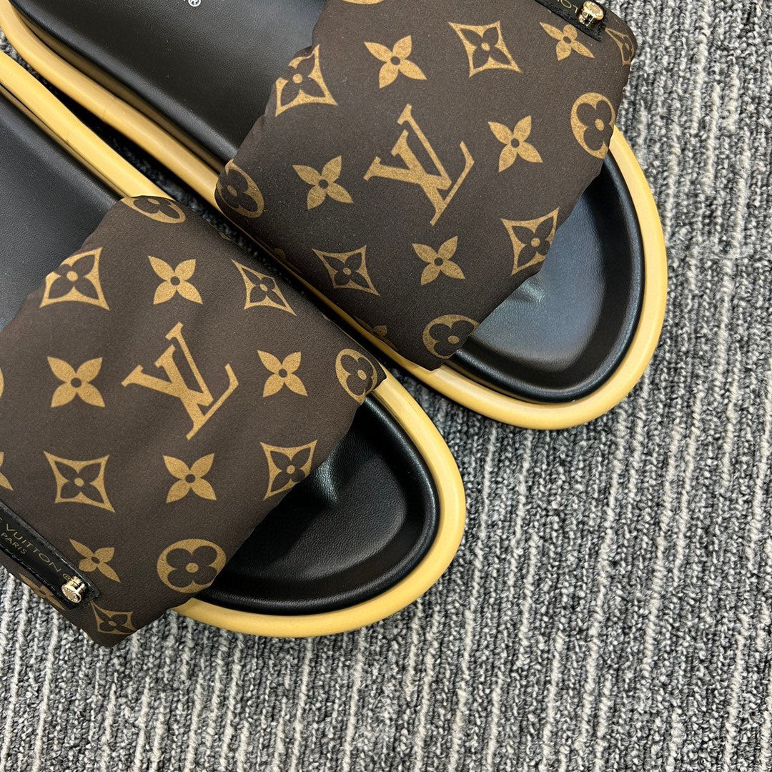 Z5XE118 Popular leather quality Slippers