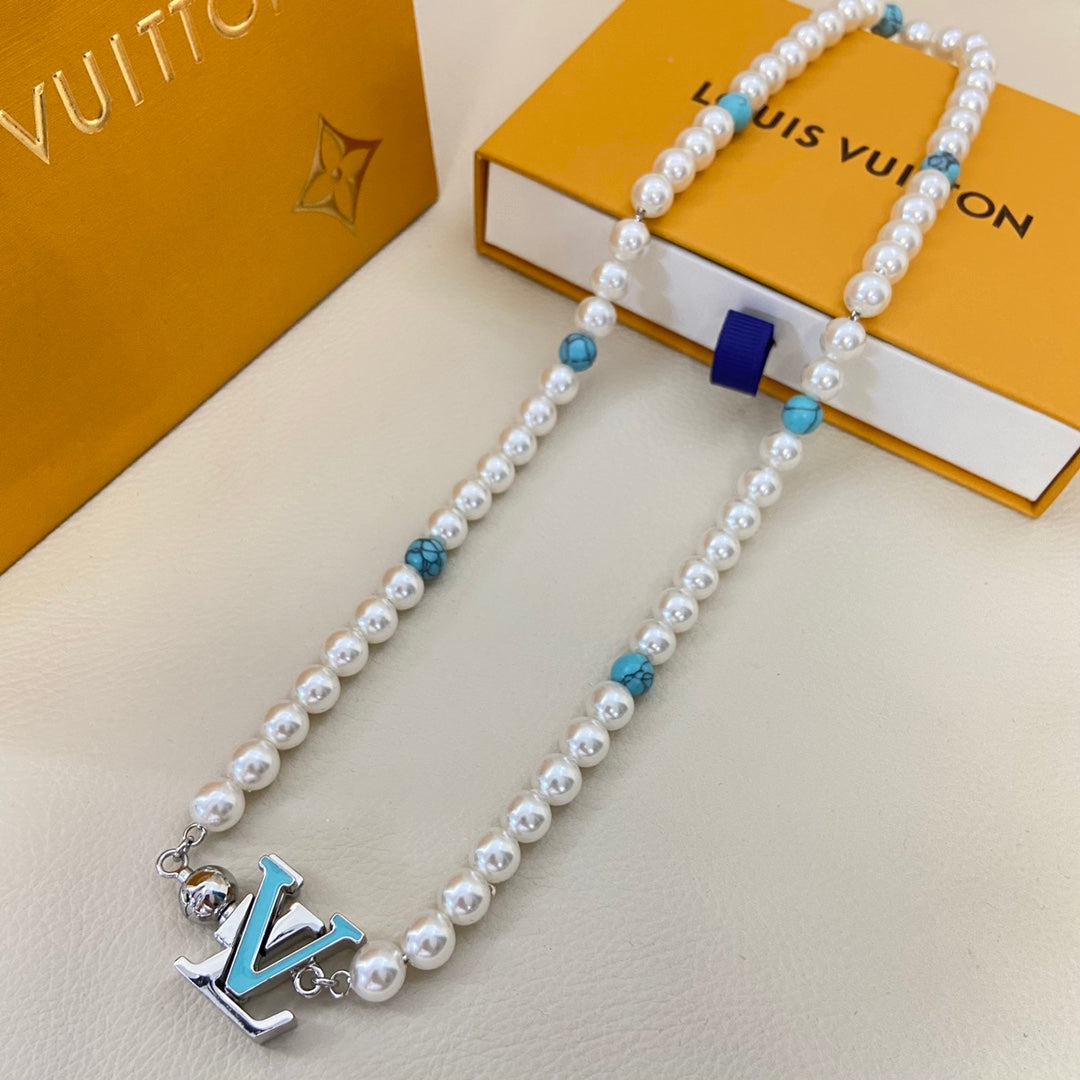 X1Q85E341X Popular Necklaces. Bracelets