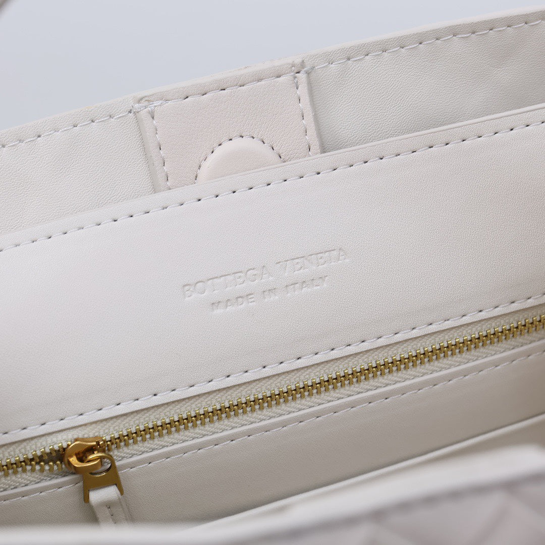 B1X104A80 Popular  leather bag