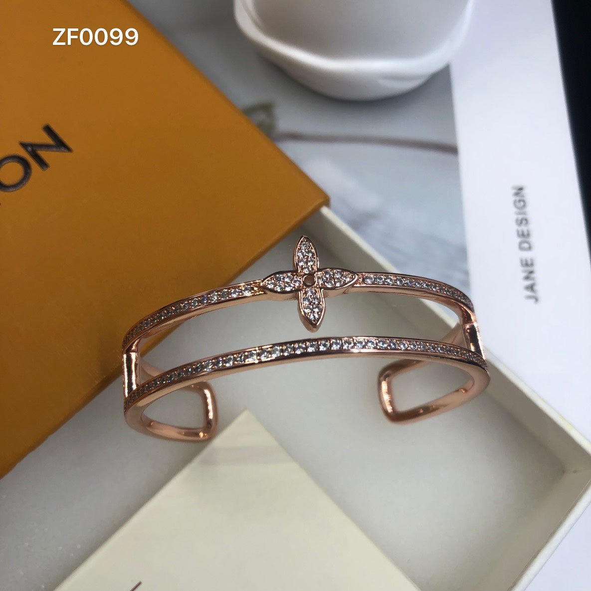 X1Y93E348K  Popular Bracelets