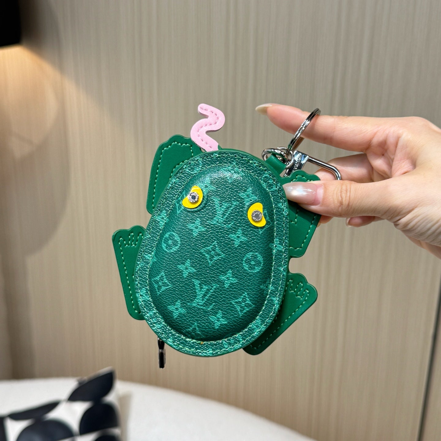 A1Z105E3 Popular bag 's charms accessories