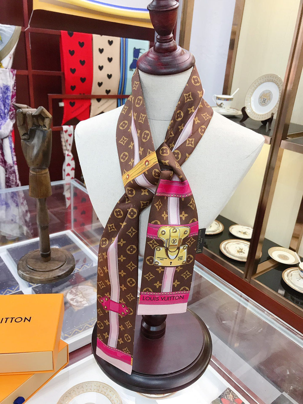 W1N86E8 Popular Silk Scarve