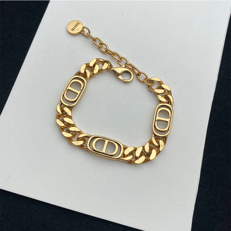 X1B91D394X  Popular Bracelets. Earrings. Necklaces