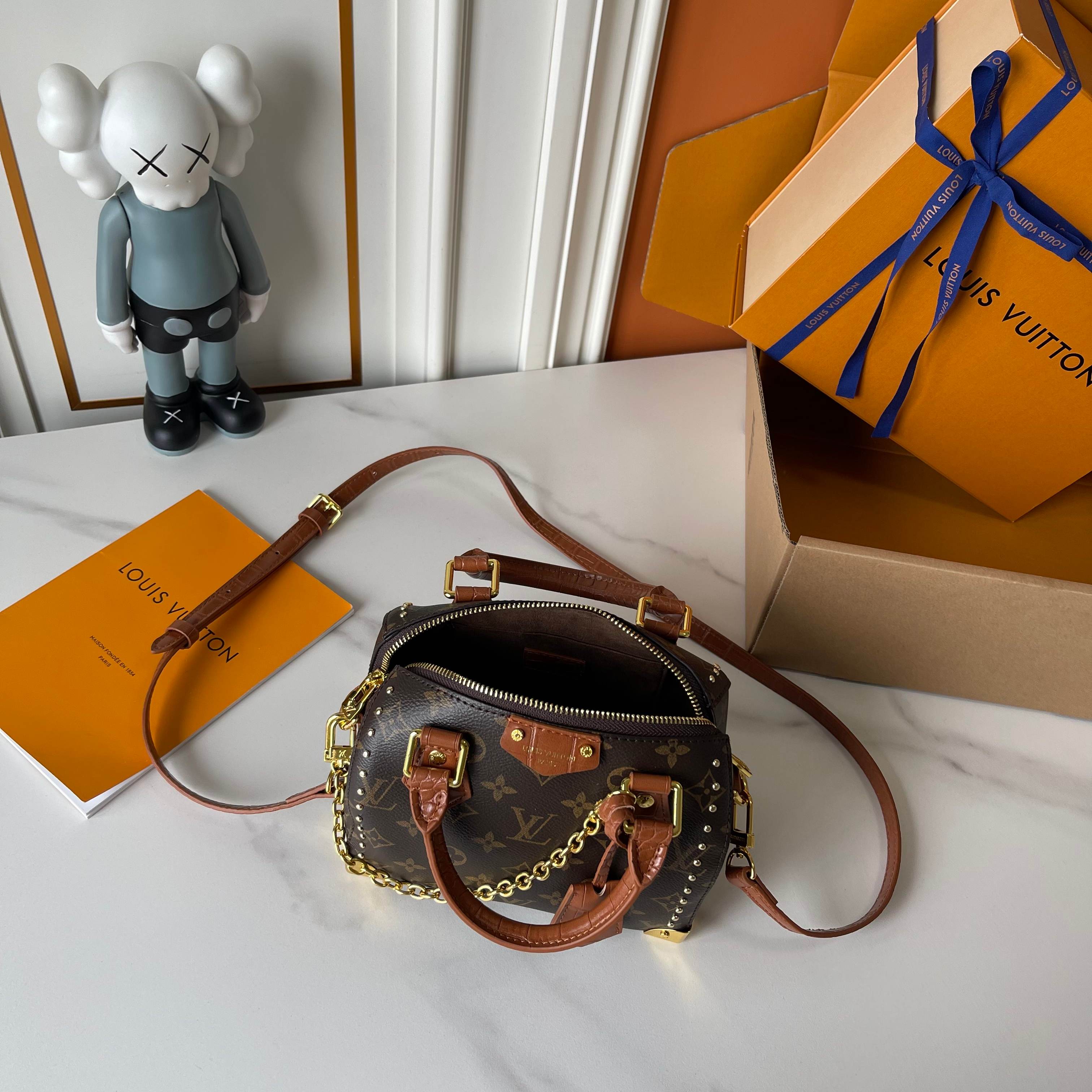 B1N36E6 Popular leather bag