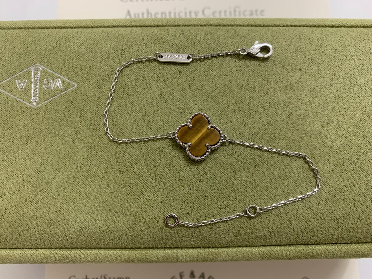 X5X63VA187K  Popular  1 flower bracelet