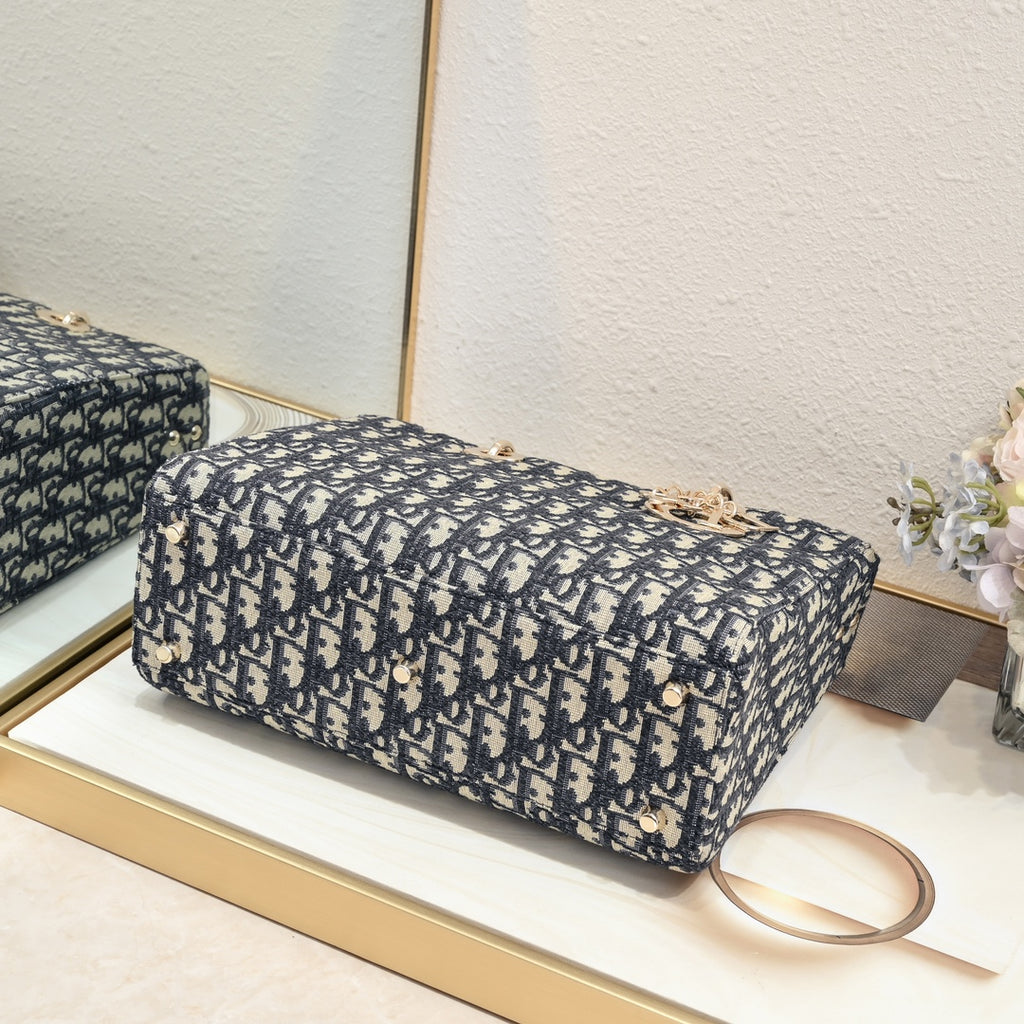 B1X54D439 Popular   embroidery bag
