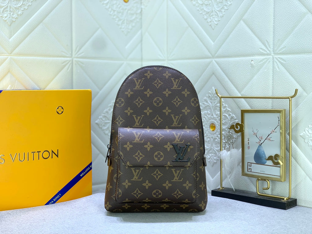 B12X44E340 Popular leather bag 