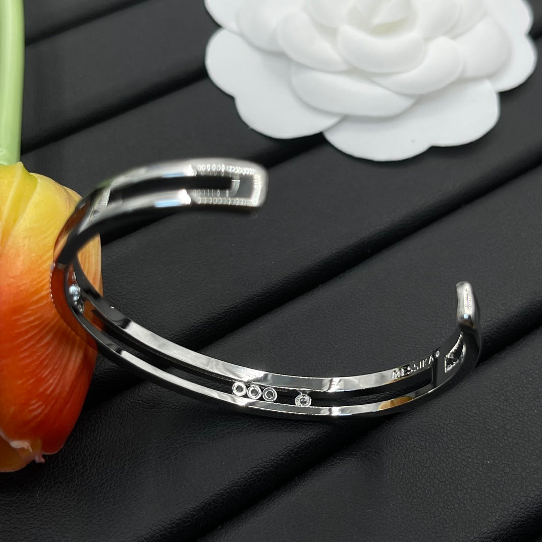 X1Z94A762K  Popular Bracelets
