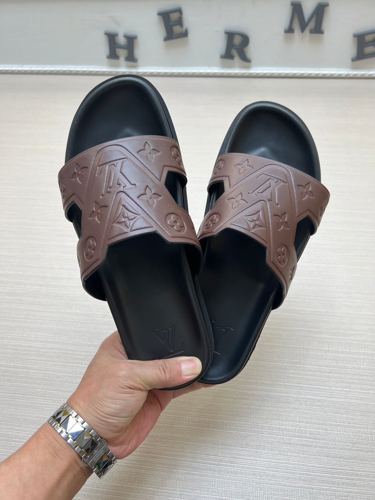 Z5ZE66 Popular slippers