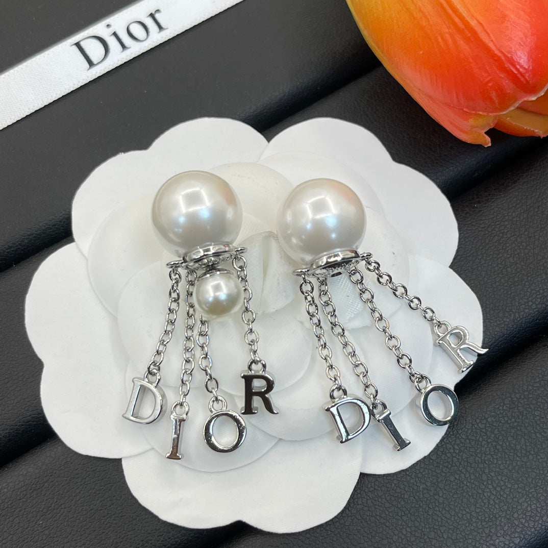 X1Z94D675E Popular Earrings
