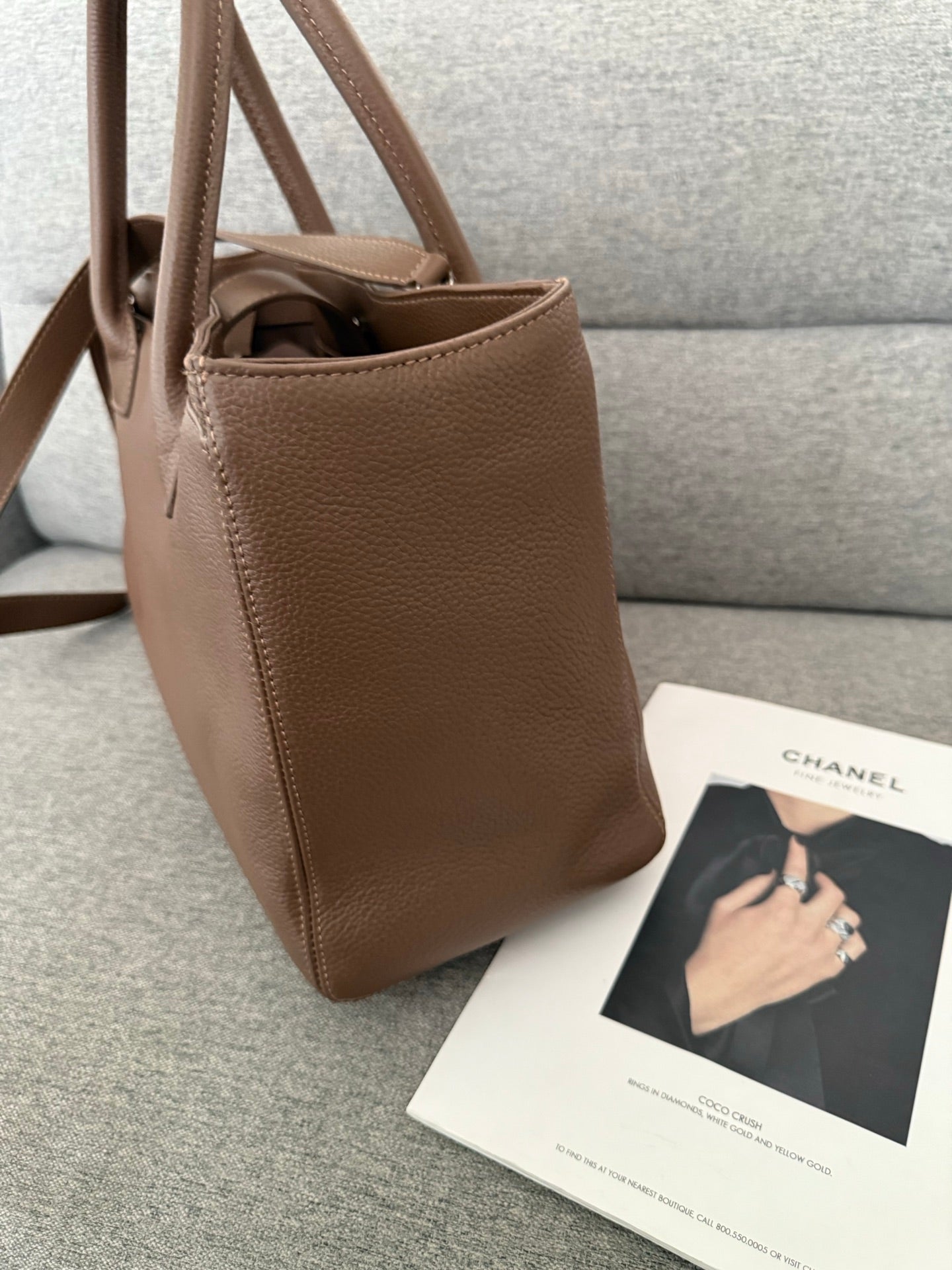 B1R76C37 Popular leather bag