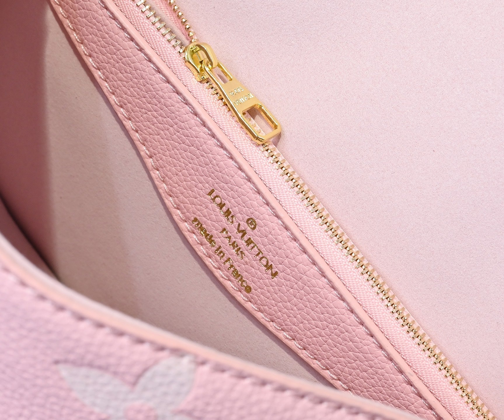B1P36E42 Popular leather bag