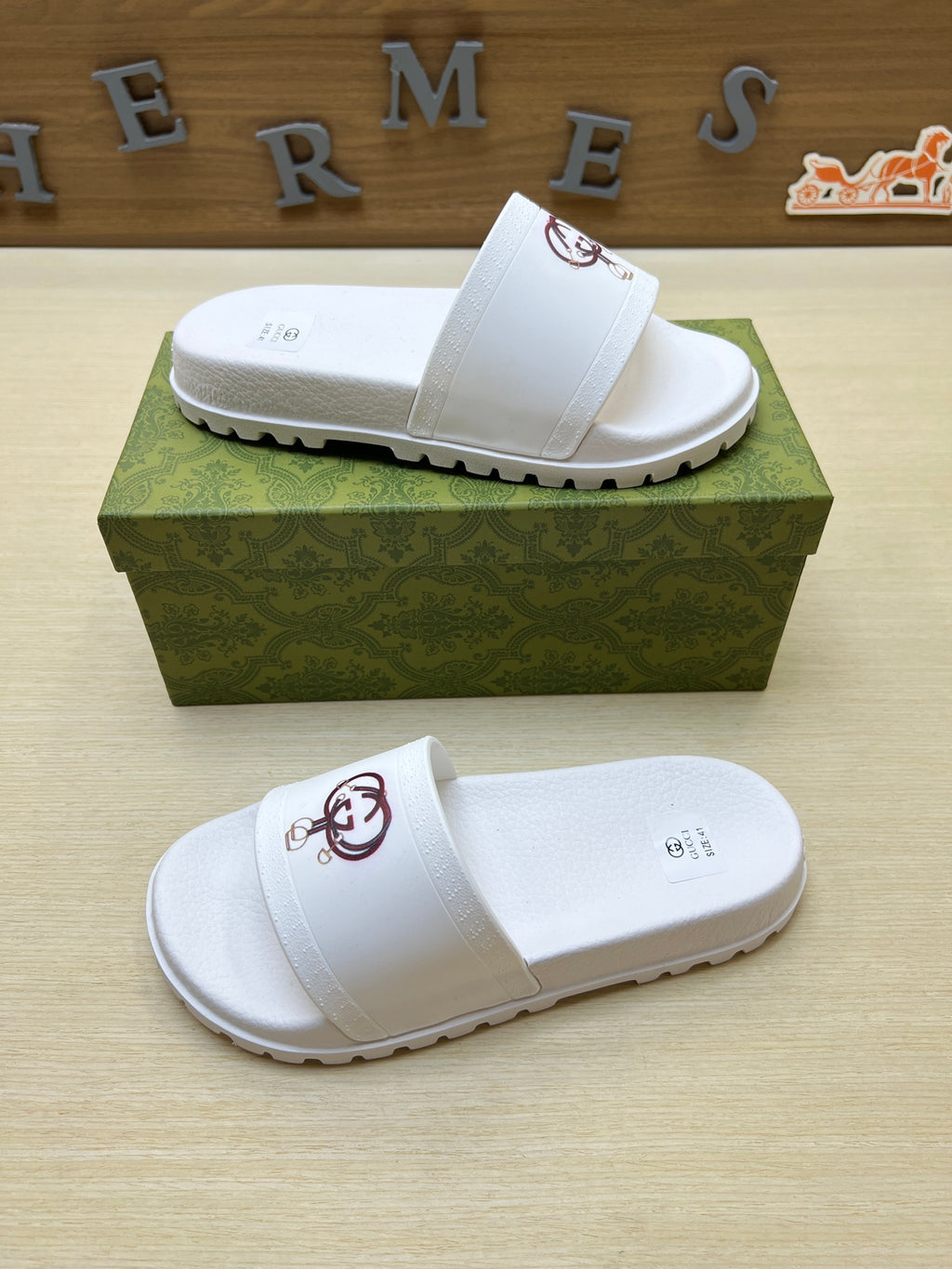 Z5R76B1 Popular Slippers