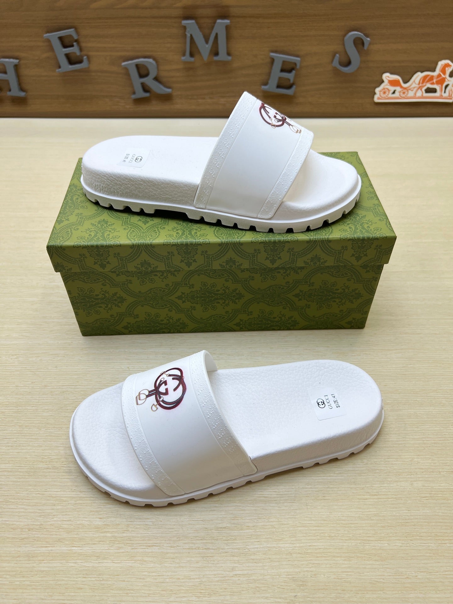 Z5R76B1 Popular Slippers