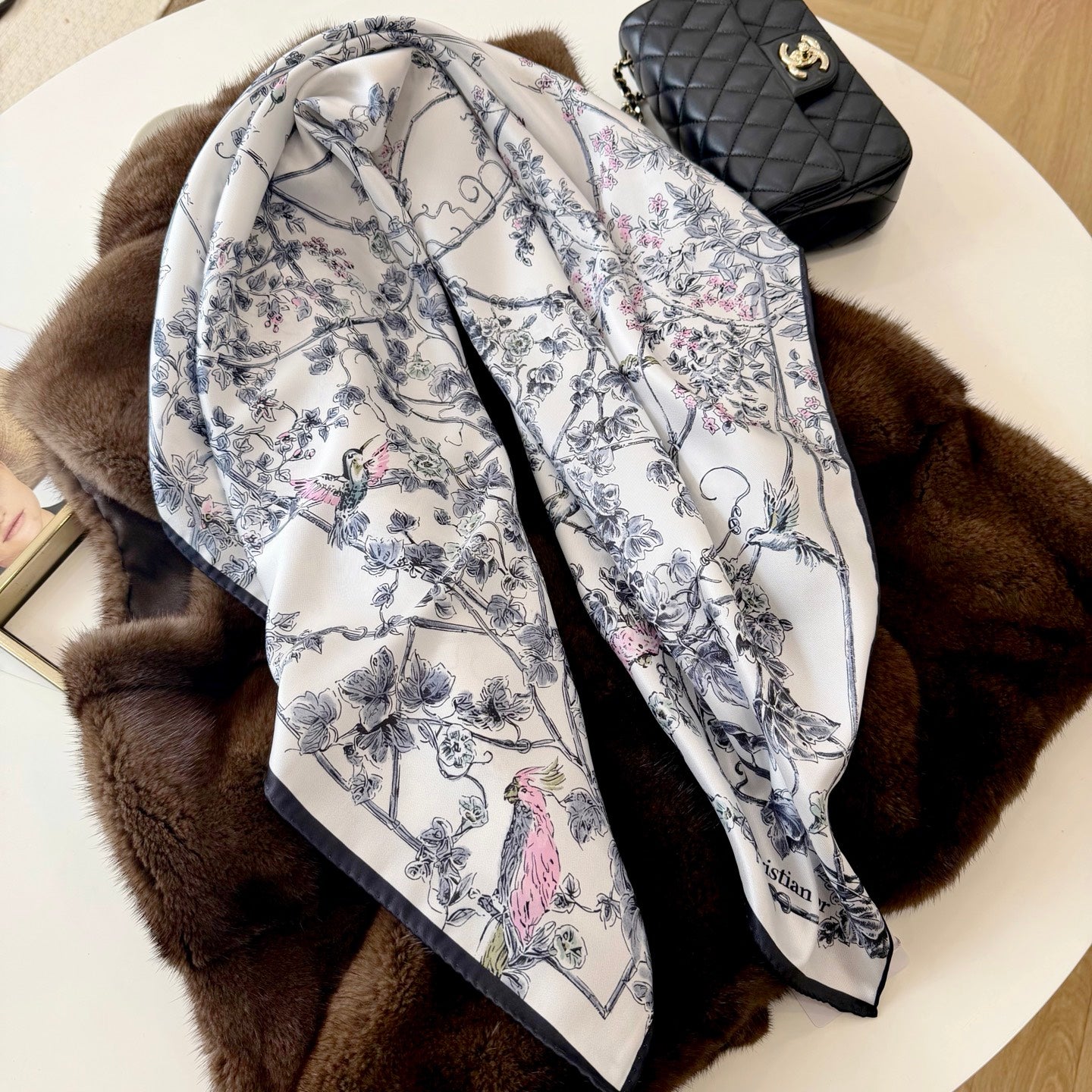 W1N36D19 Popular Silk Scarve