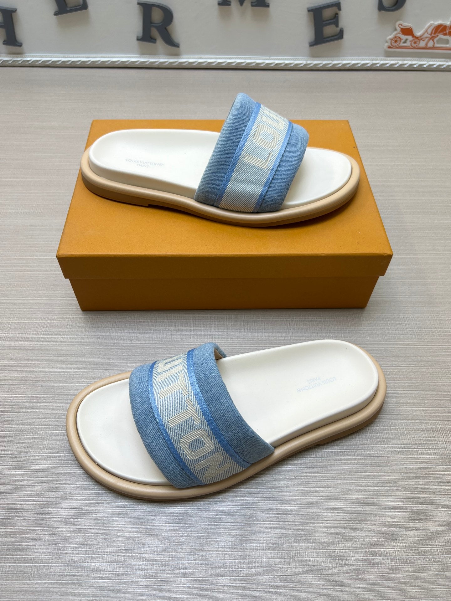 Z5Z35E301 Popular Slippers
