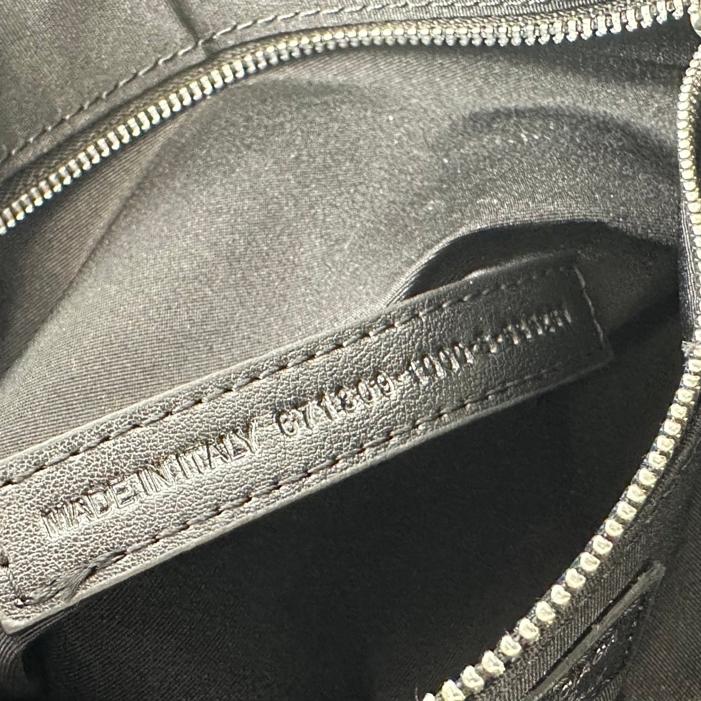 B1P36J120 Popular leather bag