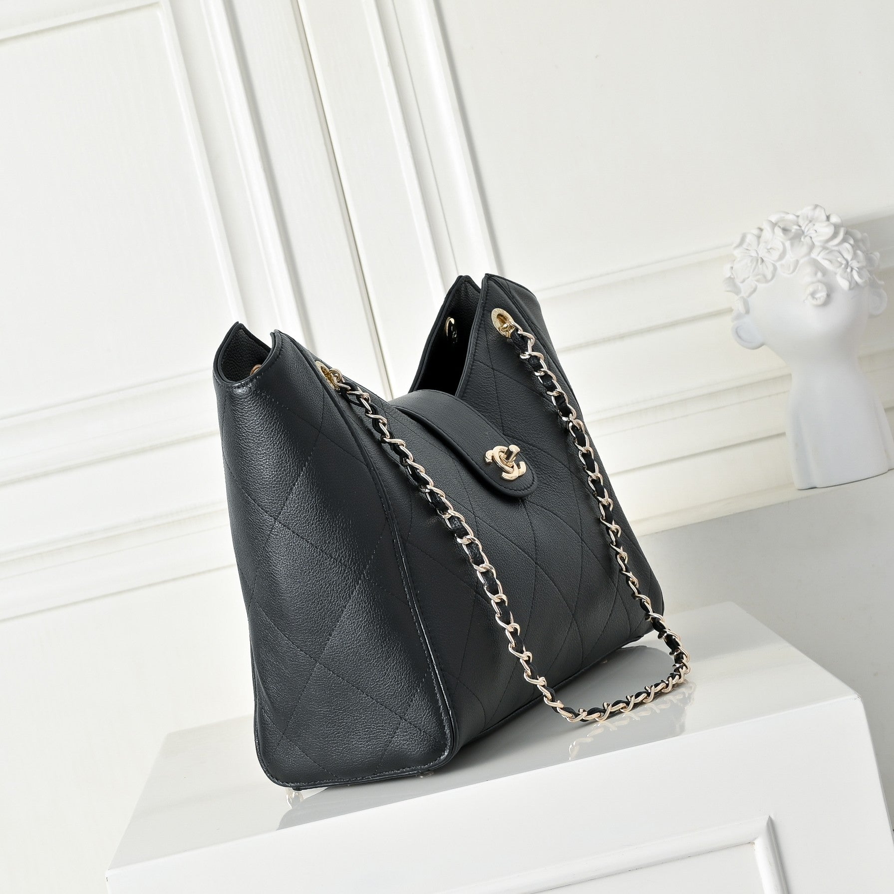 B1P36C43 Popular leather bag