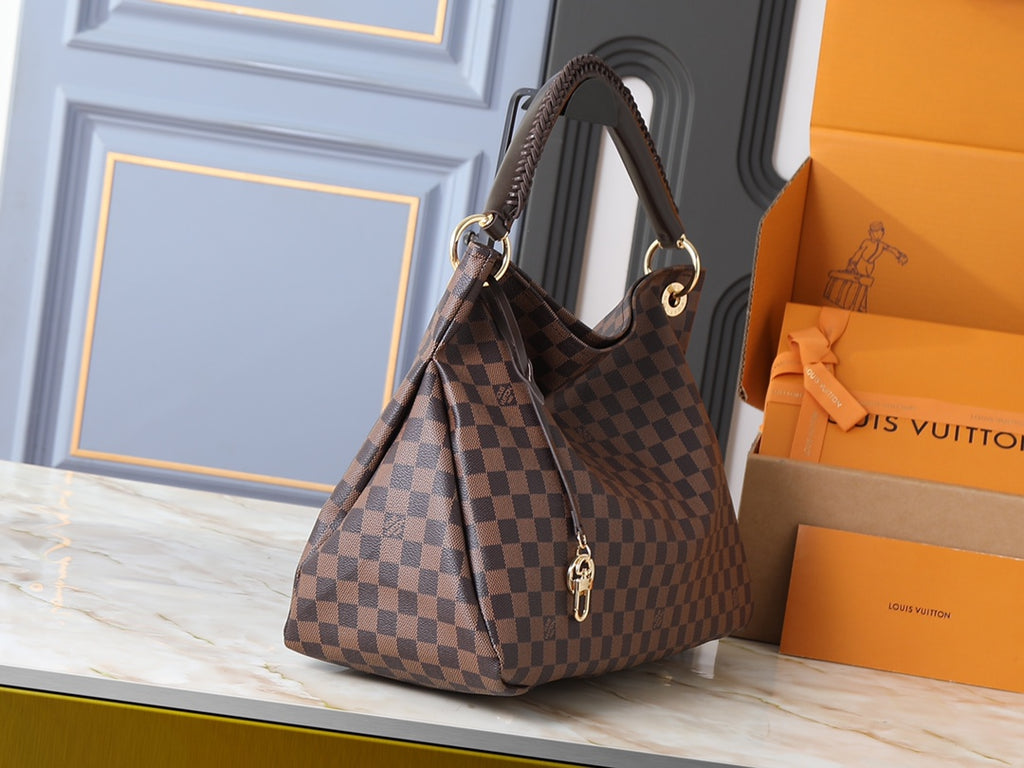 B1P46E67 Popular bag