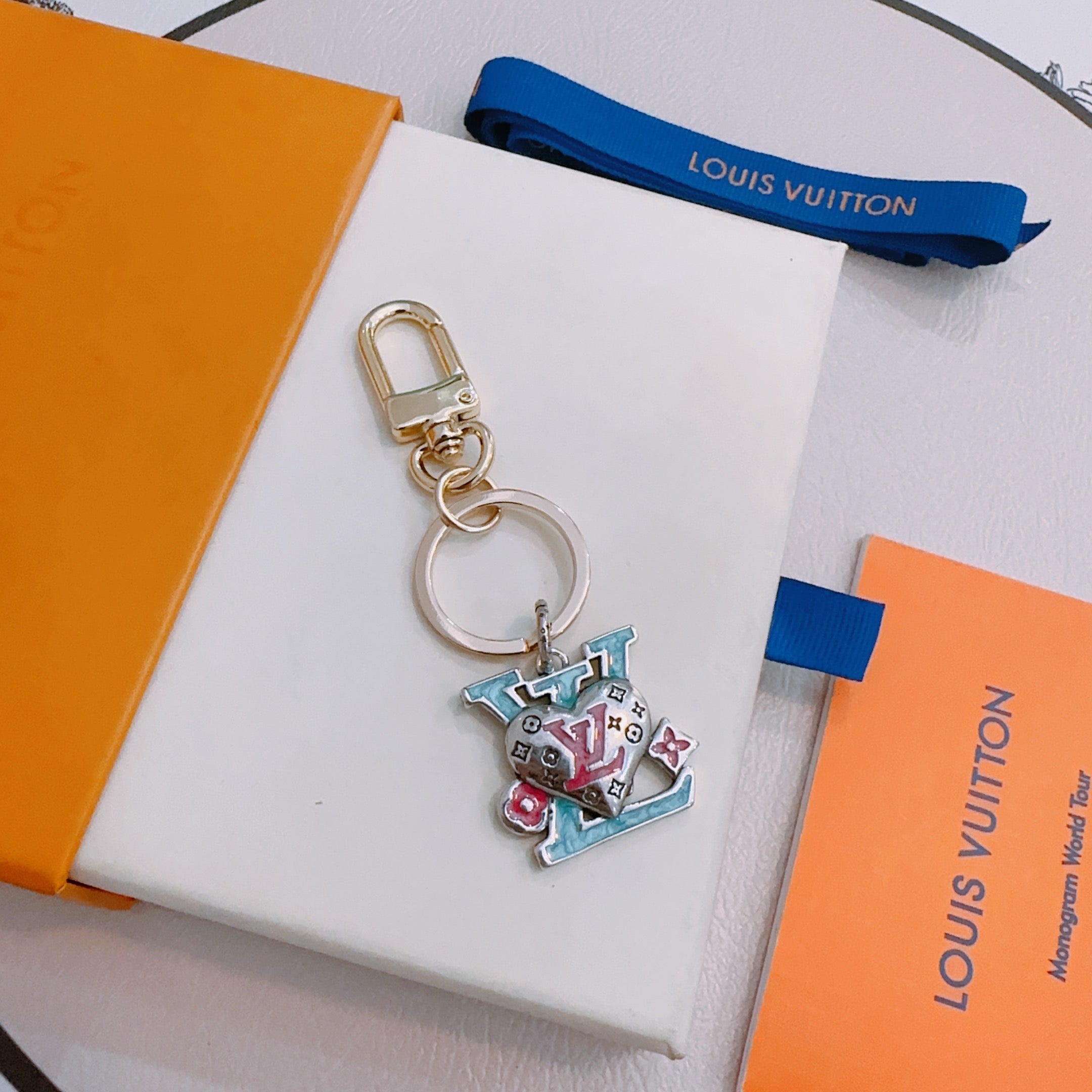 A1Z105E89 Popular bag 's charms accessories