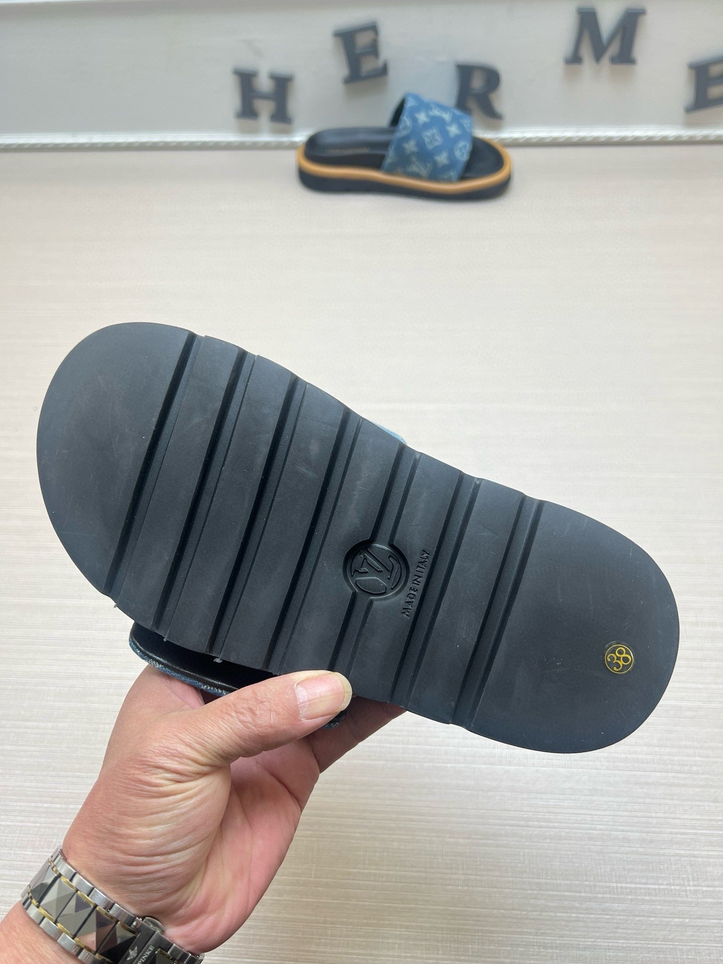 Z5ZE100 Popular slippers Sole thickness 5cm