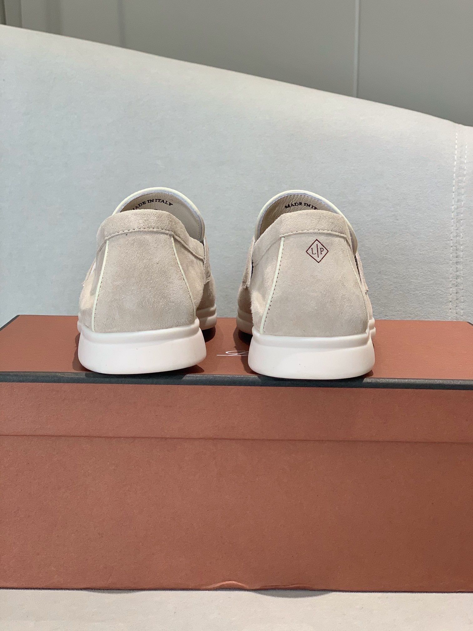 Z2R55A10 Popular high-quality shoes