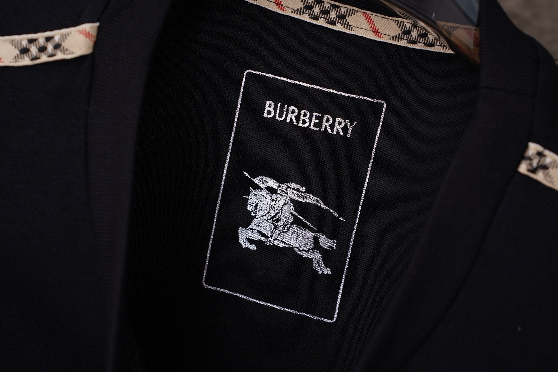 U1R86R7 Popular T-shirts
