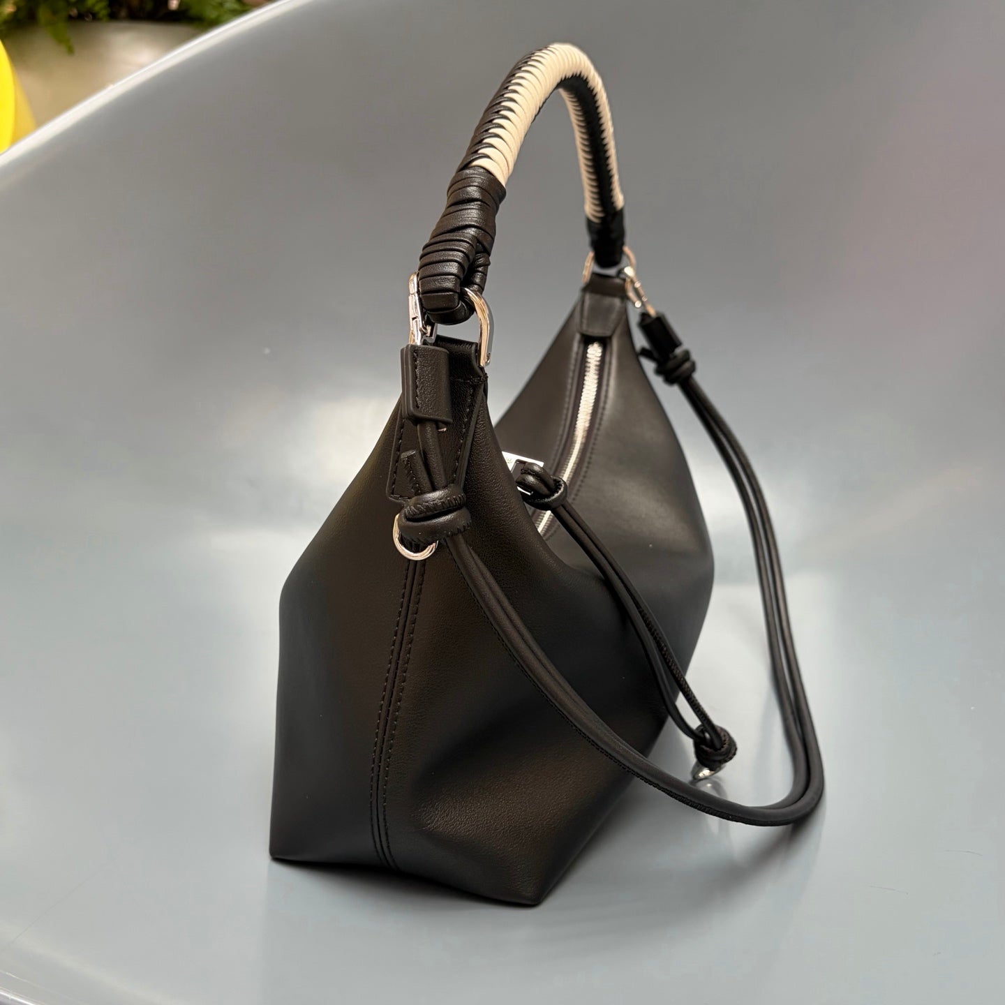 B1R66A13 Popular leather bag