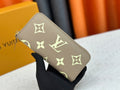 B1R15E79 Popular  leather bag