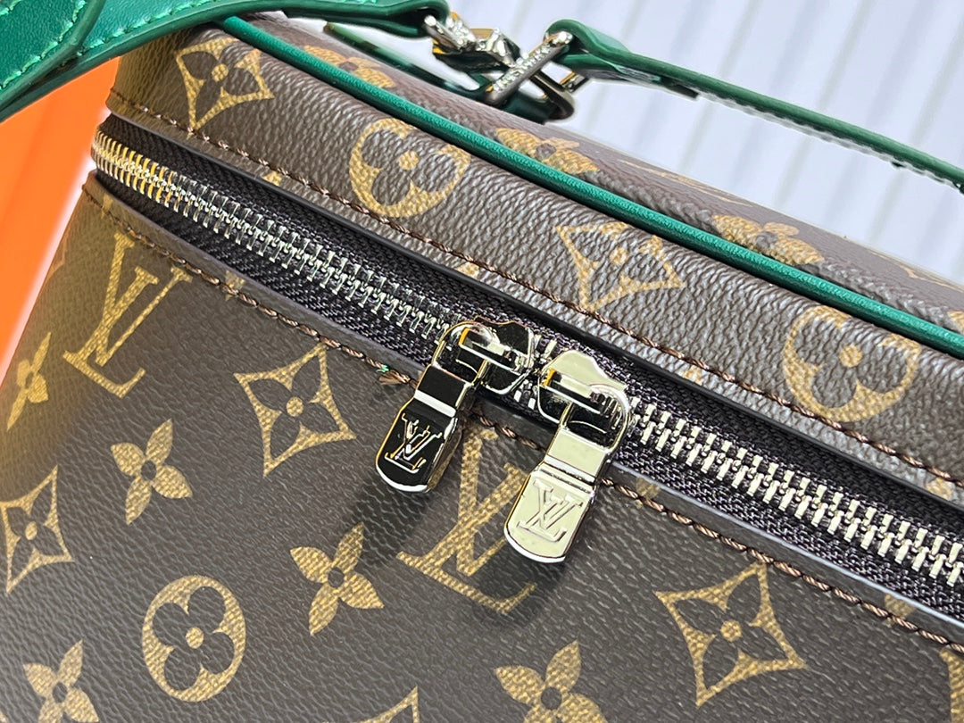 B1X45E10 Popular  leather bag