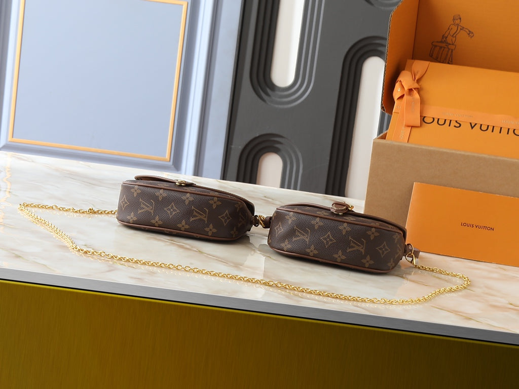 B1R115E158 Popular leather bag