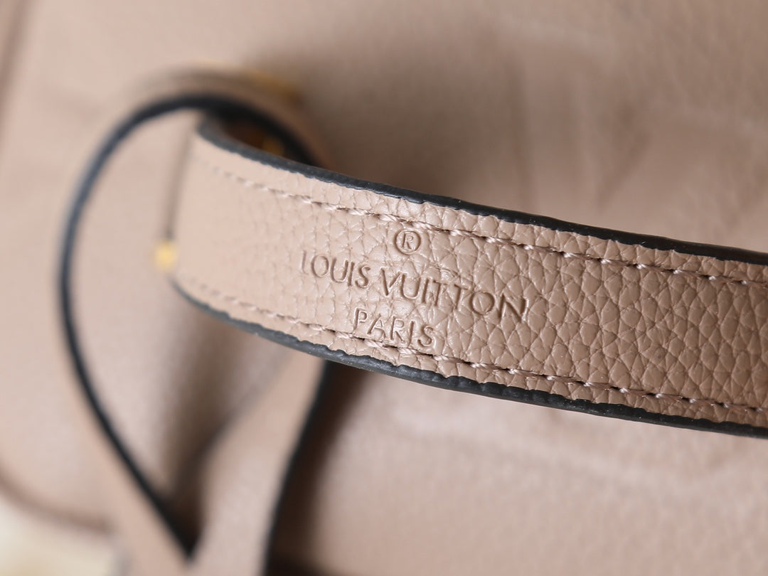 B1P76E2 Popular leather bag
