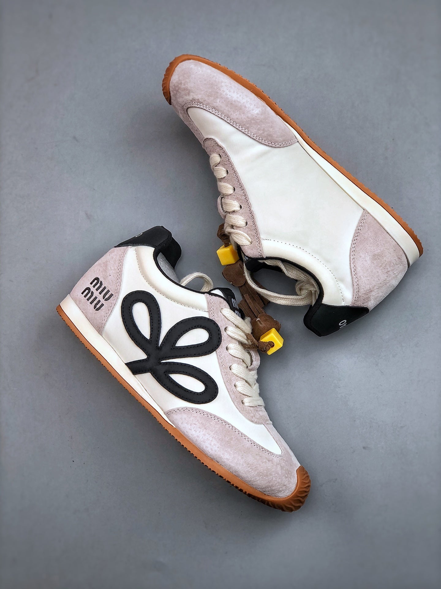 Z4Q95A82 Popular Shoes