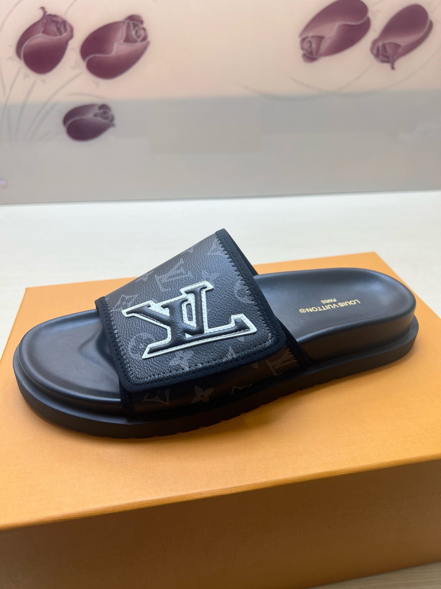 Z5R66E21 Popular  Slippers