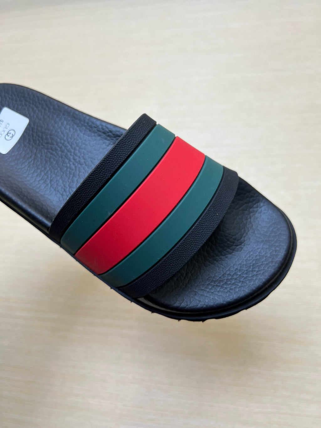 Z5X76B7  Popular slippers