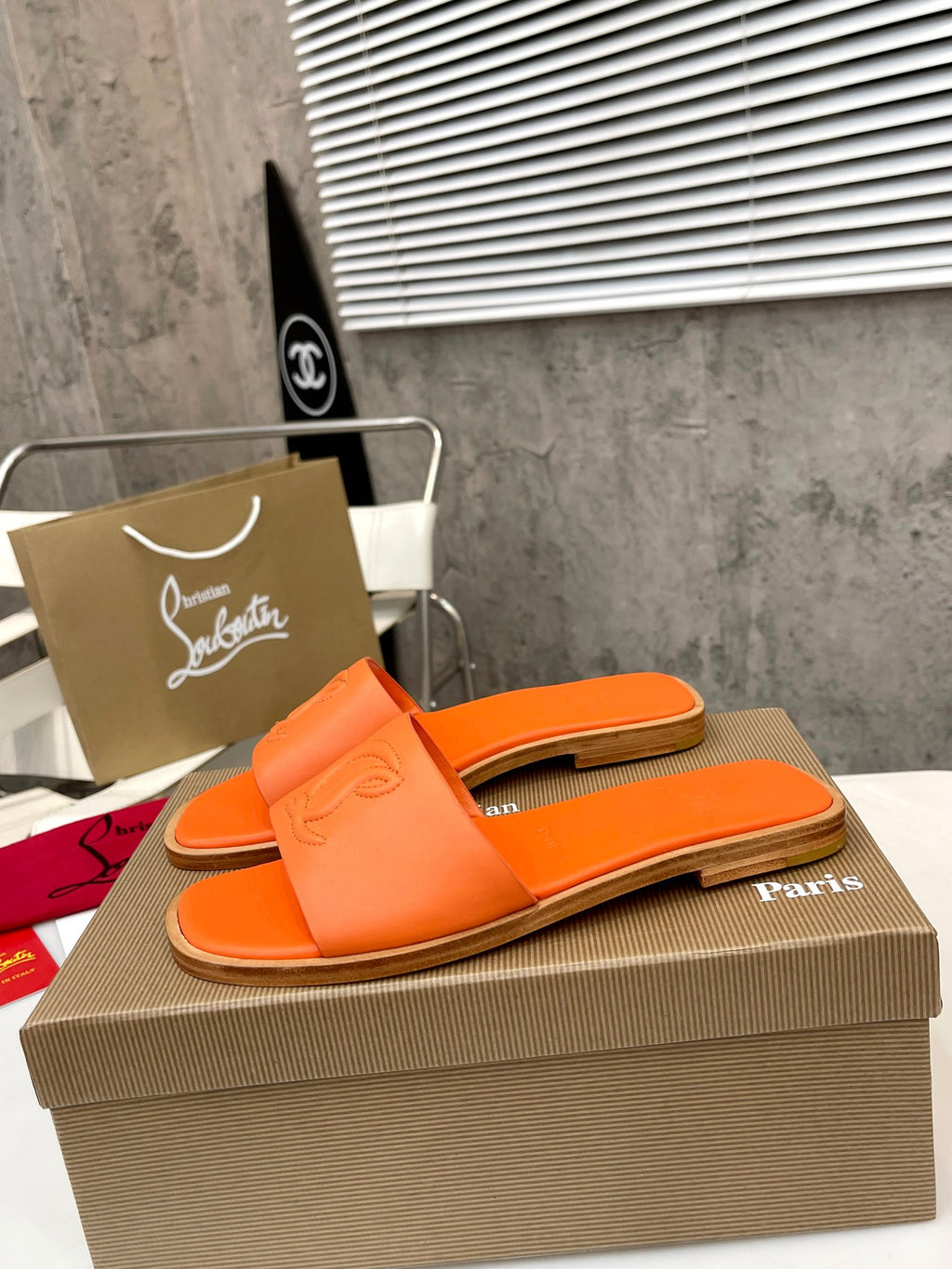 Z2XA29 Popular leather Slippers
