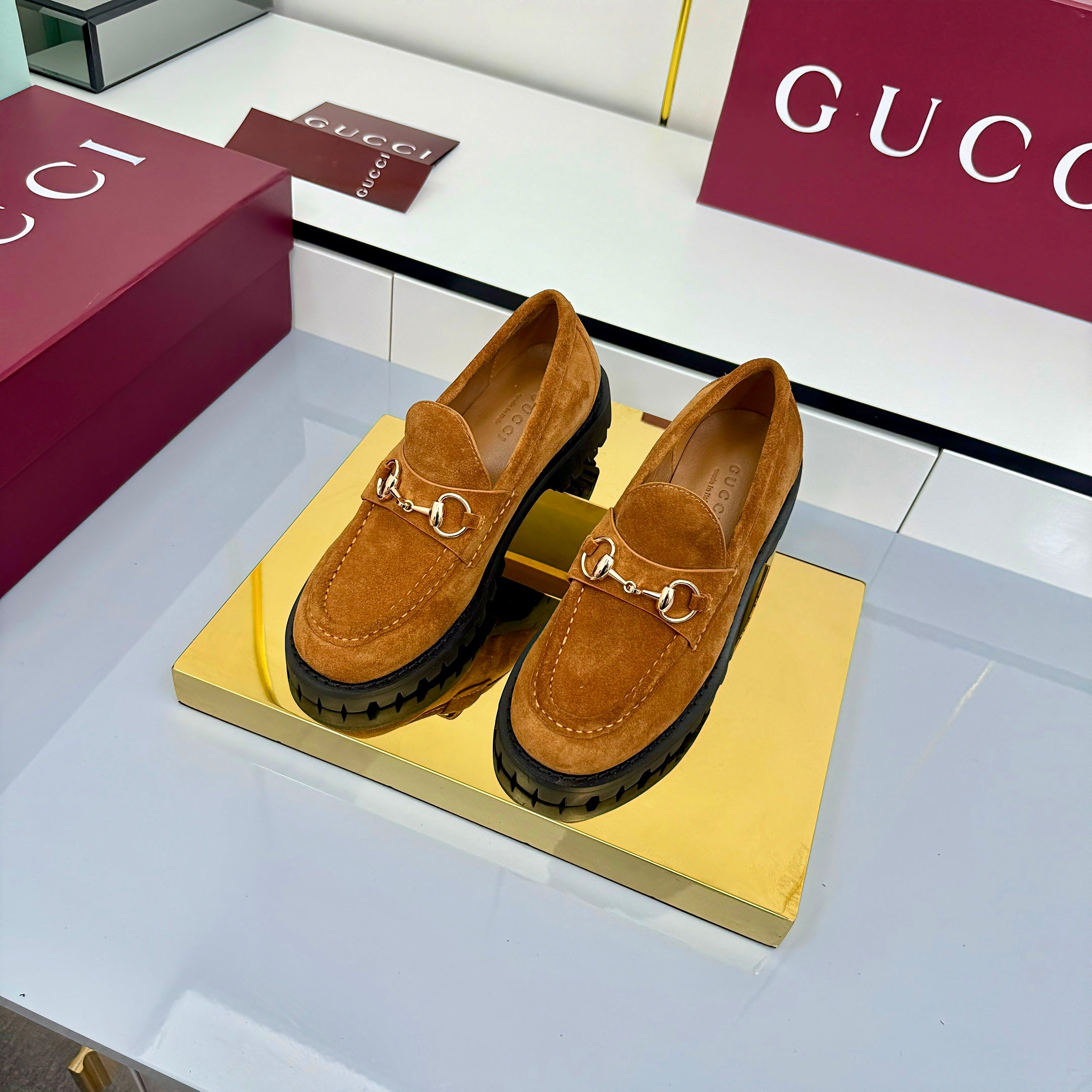 Z2Q105B304 Popular high-quality Shoes